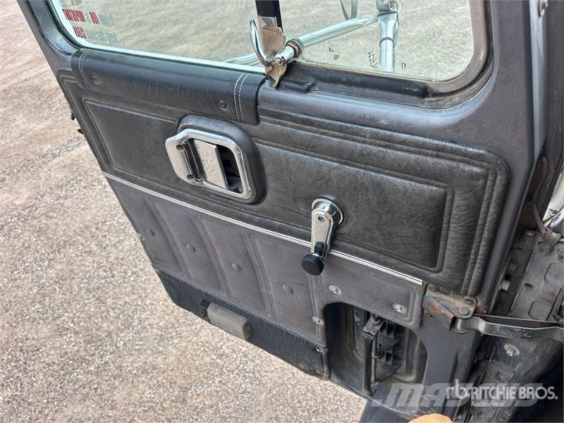 Mack CH613 3135 gal 6x4 Flatbed Water Truck Další