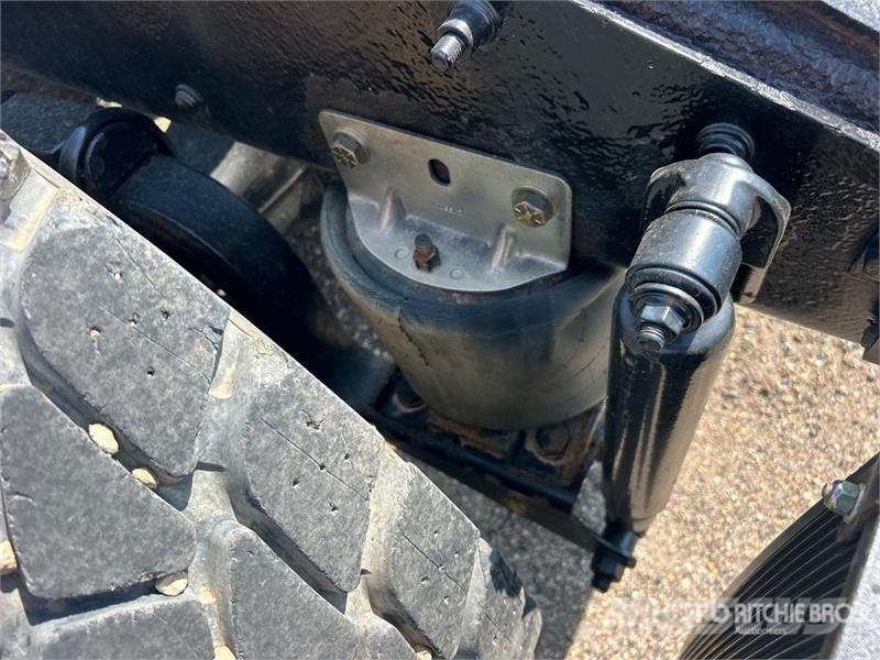 Mack CHN613 Autotractoare