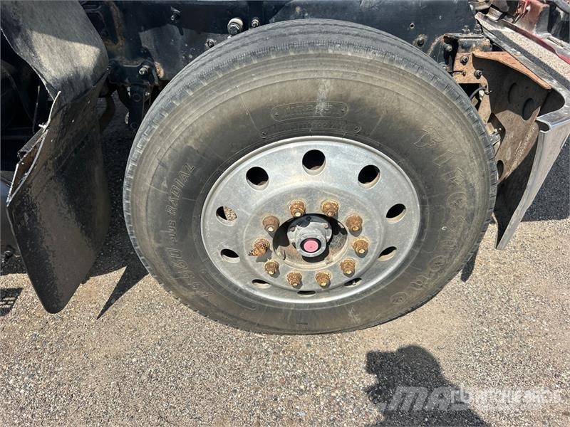 Mack CHN613 Autotractoare