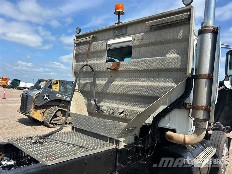Mack CHN613 Autotractoare