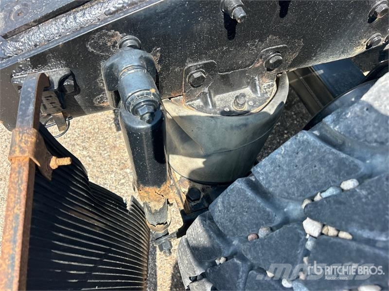 Mack CHN613 Autotractoare