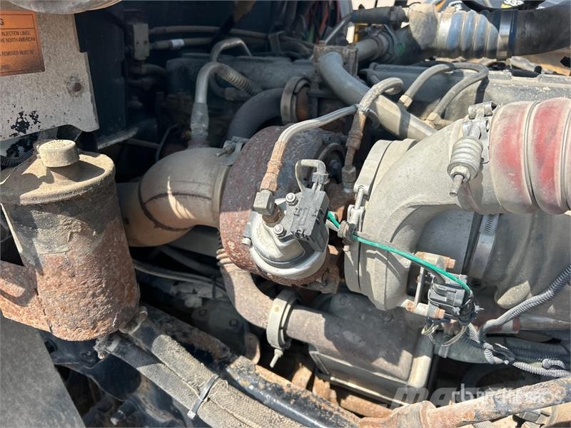 Mack CHN613 Autotractoare