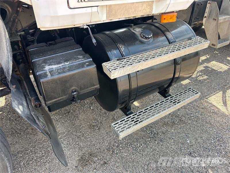 Mack CHN613 Autotractoare