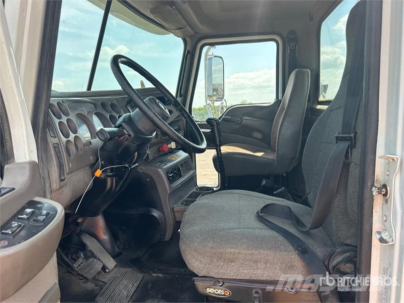 Mack CHN613 Autotractoare