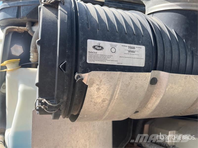 Mack CHU613 Sattelzugmaschinen