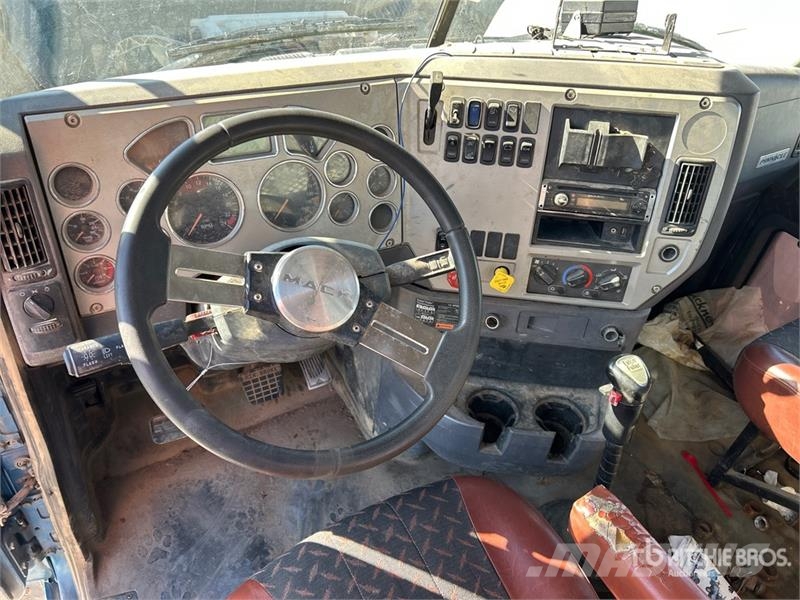 Mack CHU613 Vilcēji
