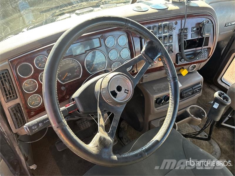 Mack CL733 Autotractoare