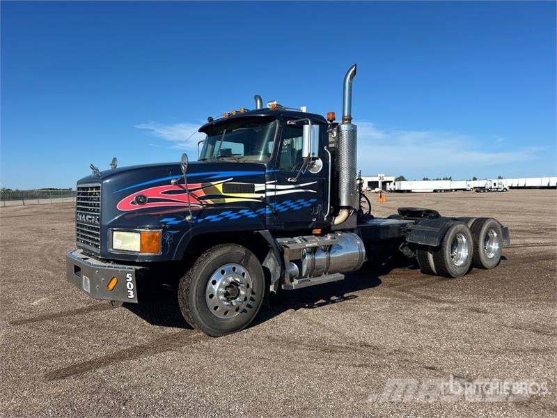 Mack CL733 Autotractoare