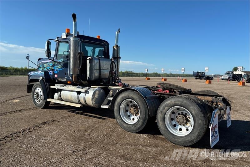Mack CL733 Cabezas tractoras