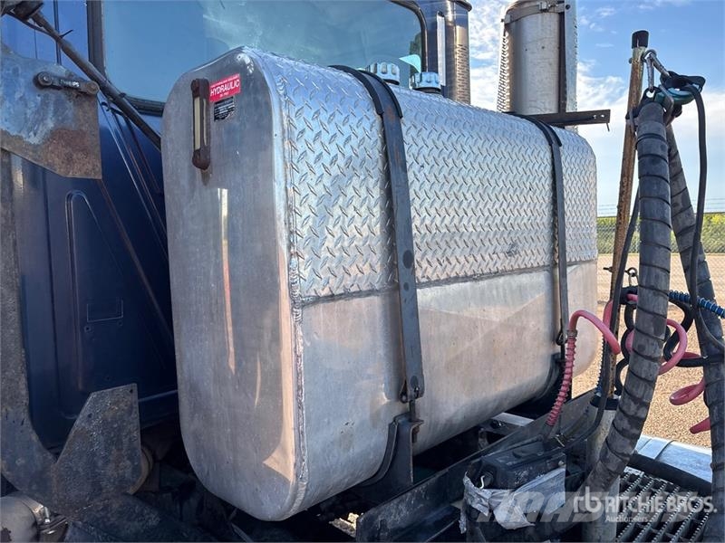 Mack CL733 Autotractoare