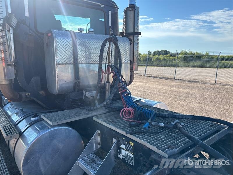 Mack CL733 Autotractoare