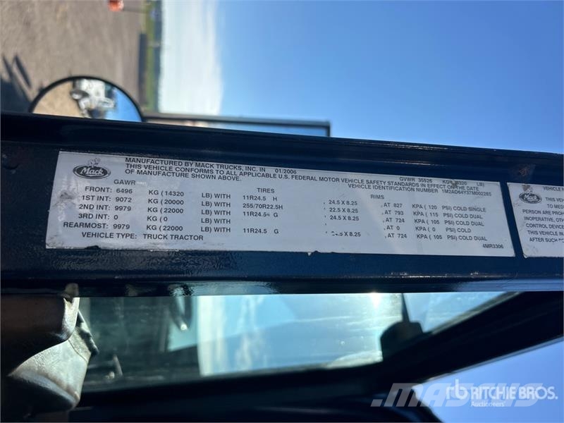 Mack CL733 Autotractoare
