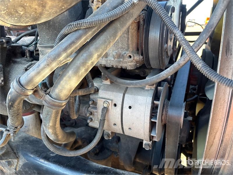 Mack CL733 Autotractoare