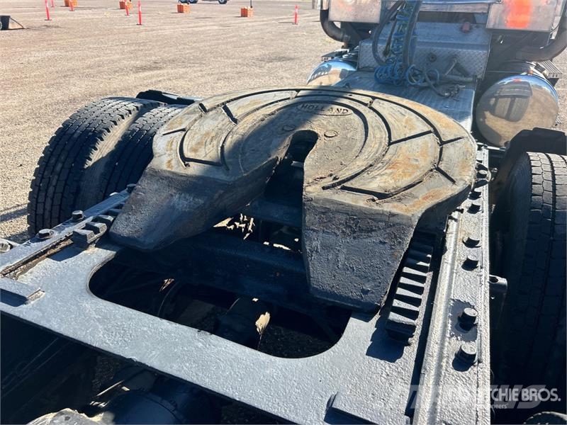Mack CL733 Autotractoare