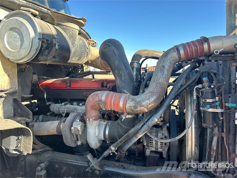 Mack CL733 Autotractoare
