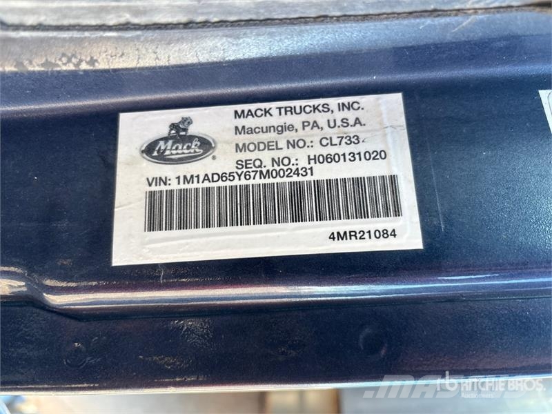 Mack CL733 Autotractoare