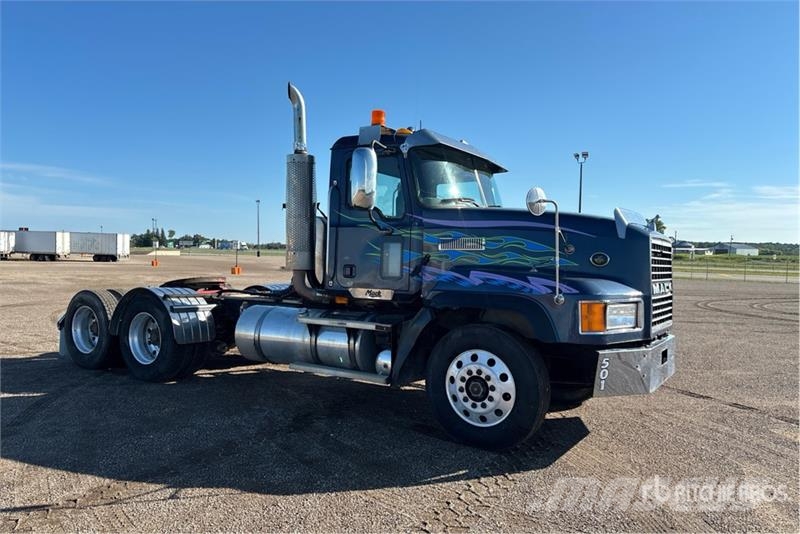 Mack CL733 Cabezas tractoras