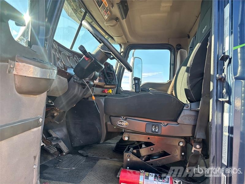 Mack CL733 Autotractoare