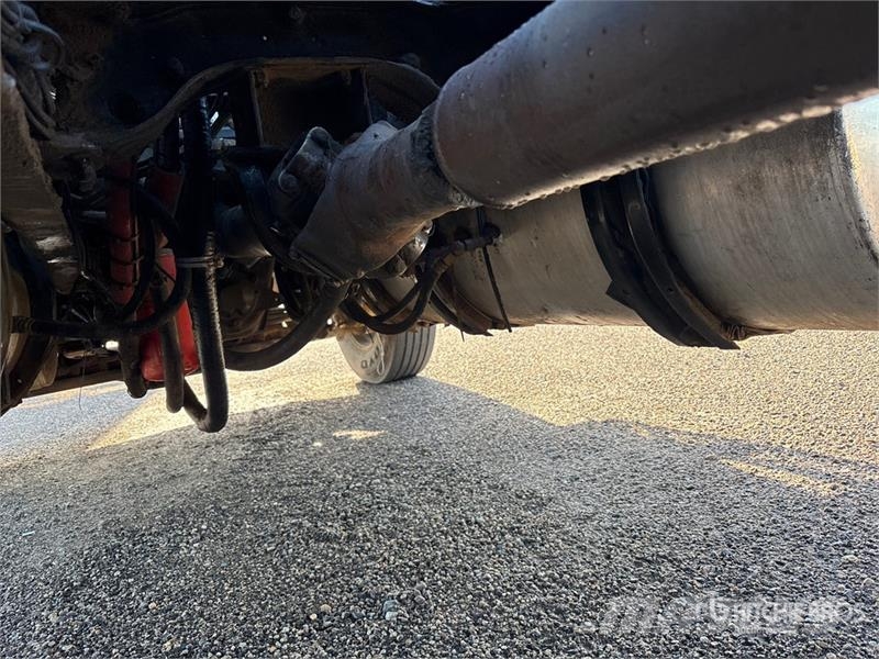 Mack CL733 Autotractoare