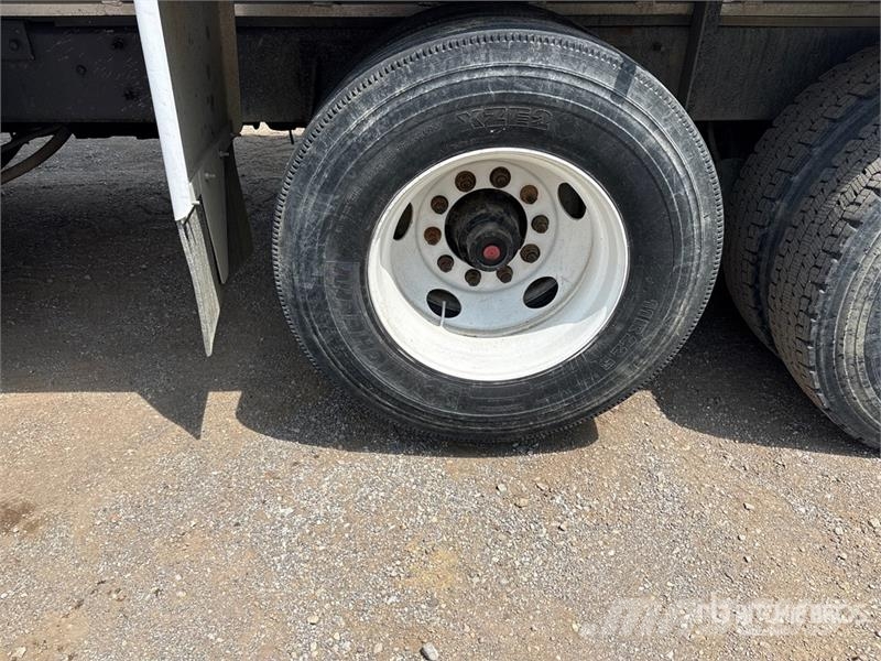 Mack CV713 Camiones bañeras basculantes o volquetes