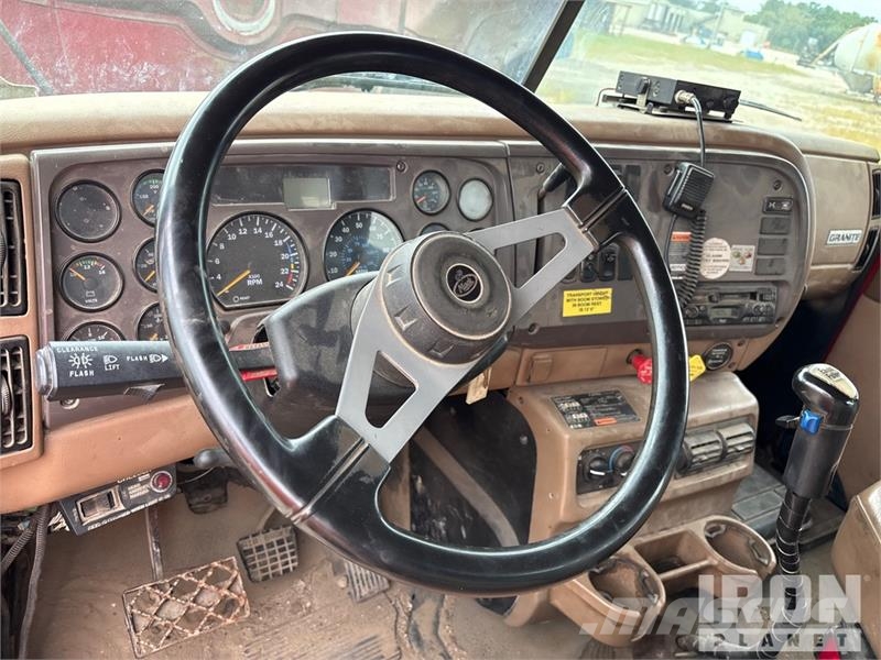 Mack CV713 Autogru