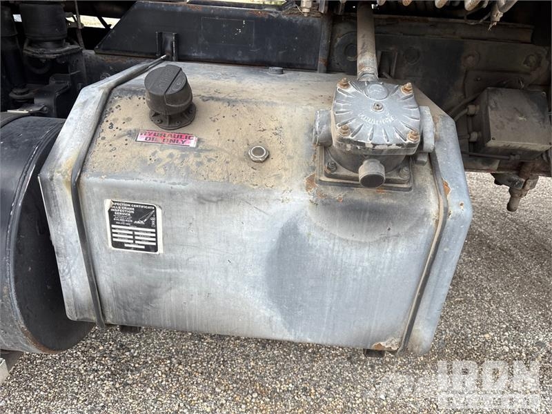 Mack CV713 Autogru