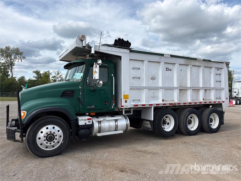 Mack CV713 Camiones bañeras basculantes o volquetes