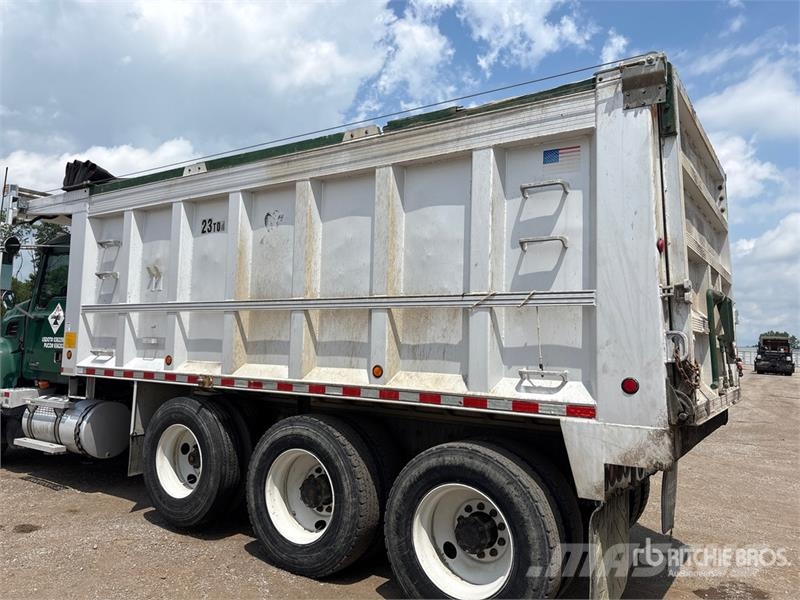 Mack CV713 Camiones bañeras basculantes o volquetes