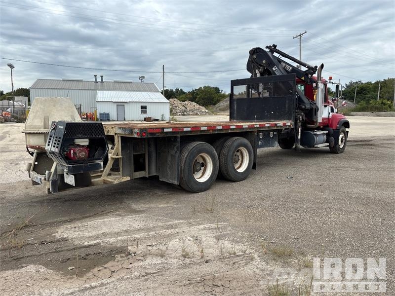 Mack CV713 Autogru