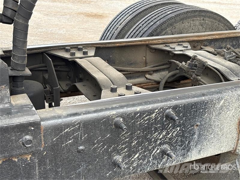 Mack CV713 Camiones bañeras basculantes o volquetes