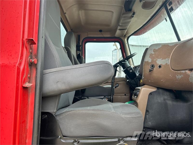 Mack CV713 6x4 Fuel Truck Caminhões-tanque