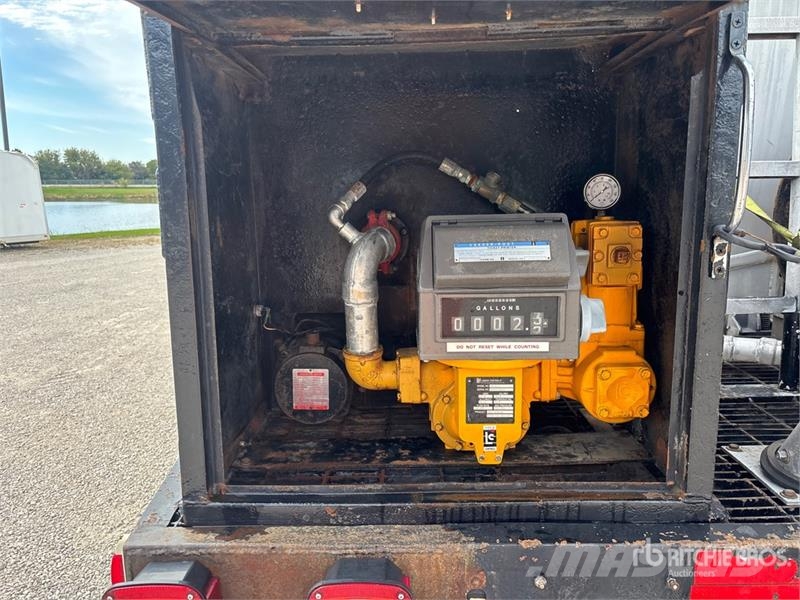 Mack CV713 6x4 Fuel Truck Βυτιοφόρα φορτηγά