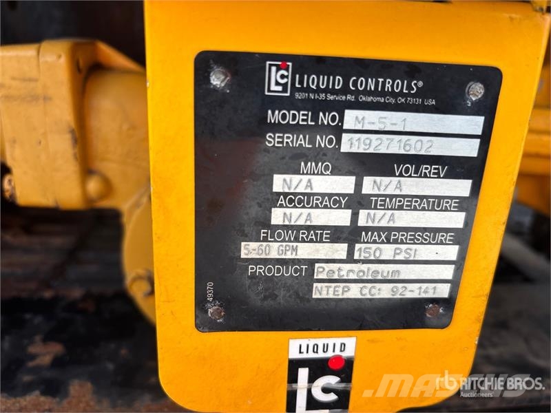 Mack CV713 6x4 Fuel Truck Βυτιοφόρα φορτηγά