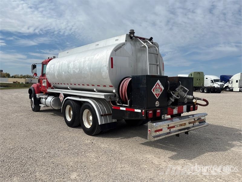 Mack CV713 6x4 Fuel Truck Βυτιοφόρα φορτηγά