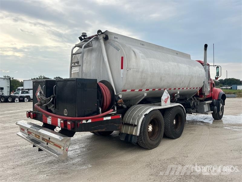 Mack CV713 6x4 Fuel Truck Caminhões-tanque