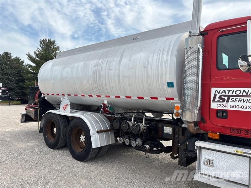 Mack CV713 6x4 Fuel Truck Βυτιοφόρα φορτηγά