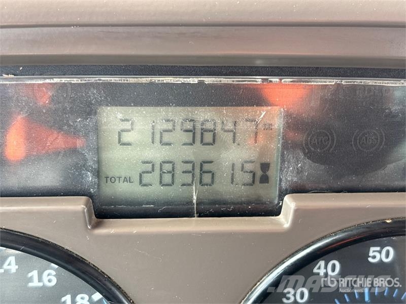 Mack CV713 6x4 Fuel Truck Βυτιοφόρα φορτηγά