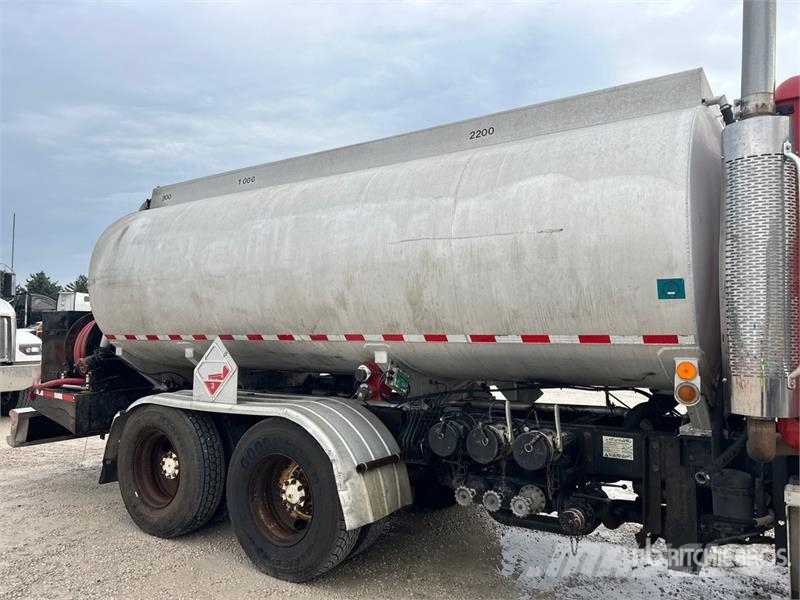 Mack CV713 6x4 Fuel Truck Caminhões-tanque