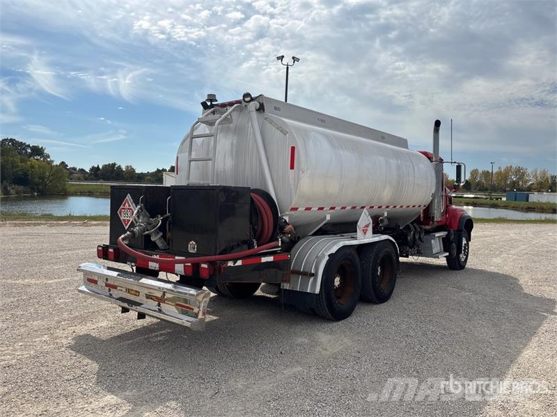 Mack CV713 6x4 Fuel Truck Βυτιοφόρα φορτηγά