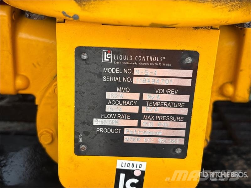 Mack CV713 6x4 Fuel Truck Βυτιοφόρα φορτηγά