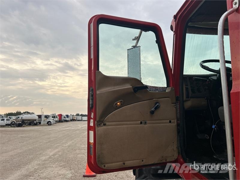 Mack CV713 6x4 Fuel Truck Caminhões-tanque