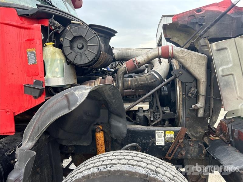 Mack CV713 6x4 Fuel Truck Caminhões-tanque