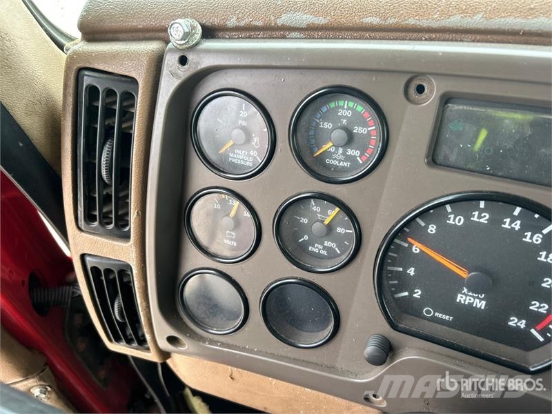 Mack CV713 6x4 Fuel Truck Caminhões-tanque