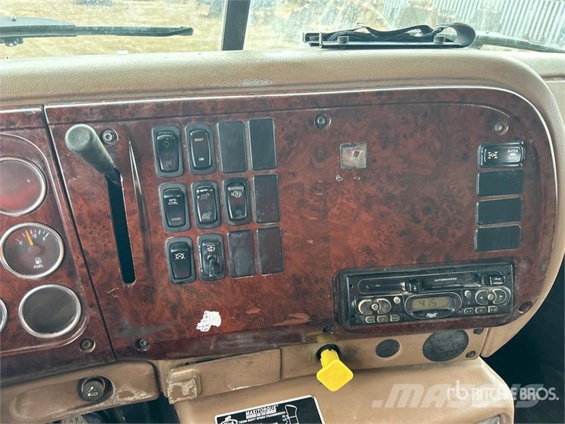 Mack CV713 6x4 S/A Dump Truck Bañeras basculantes usadas