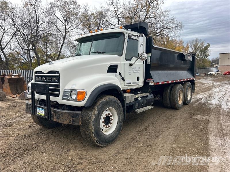 Mack CV713 6x4 S/A Dump Truck Bañeras basculantes usadas