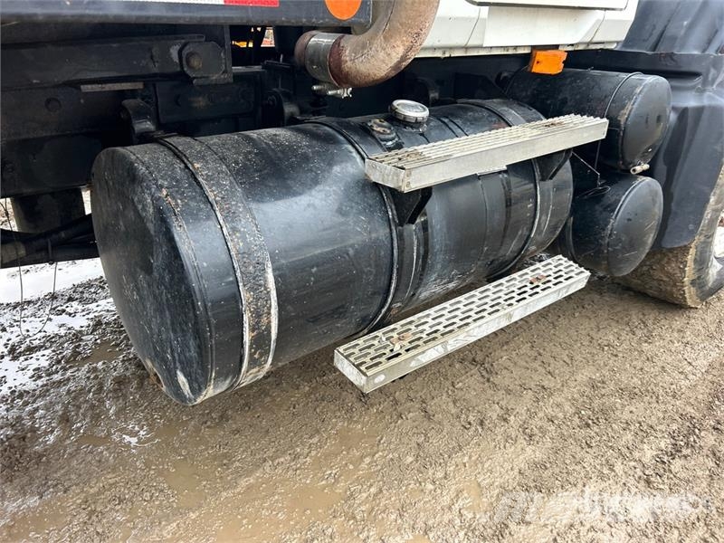 Mack CV713 6x4 S/A Dump Truck Bañeras basculantes usadas