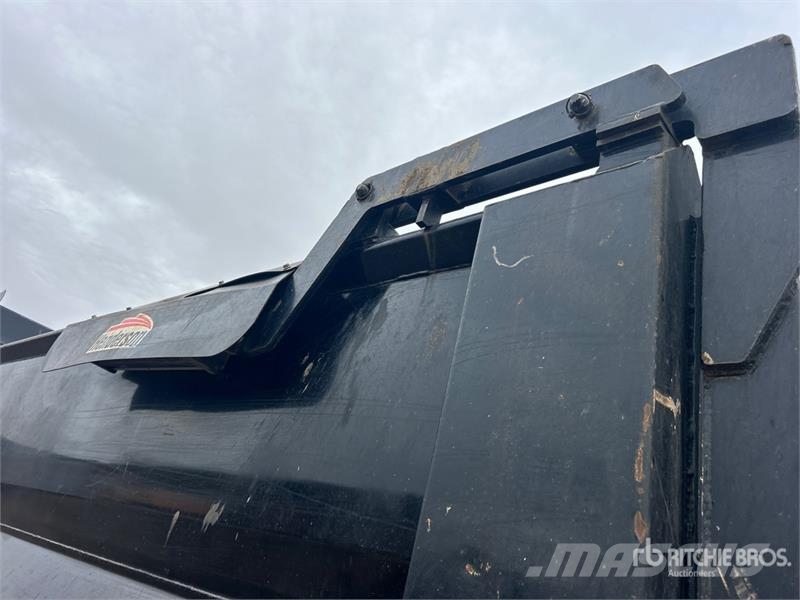 Mack CV713 6x4 S/A Dump Truck Bañeras basculantes usadas
