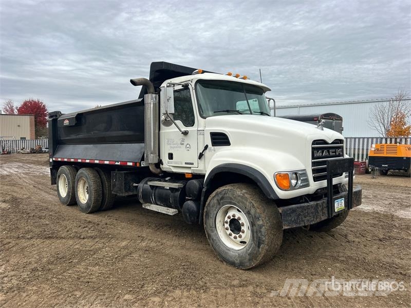 Mack CV713 6x4 S/A Dump Truck Bañeras basculantes usadas