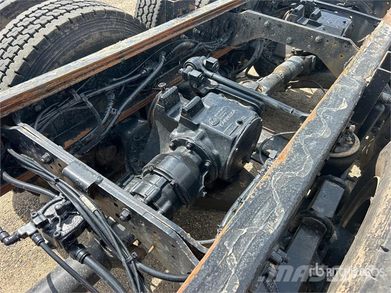 Mack CX612 6x4 Cab and Chassis Cabins and interior