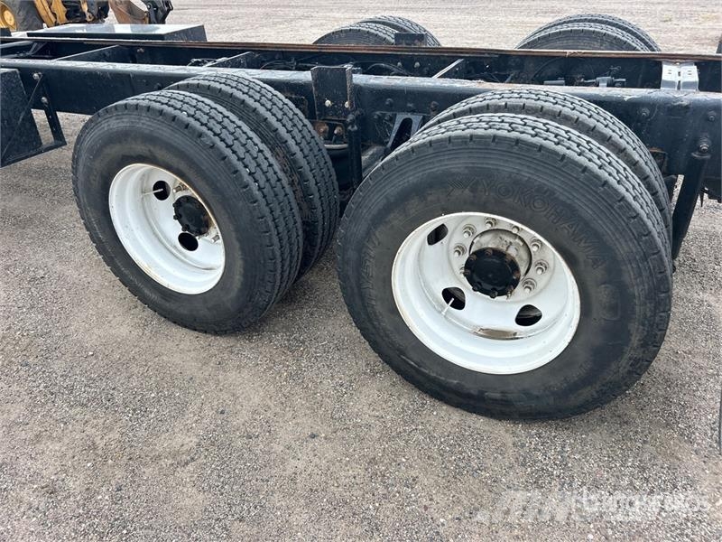 Mack CX612 6x4 Cab and Chassis Cabins and interior